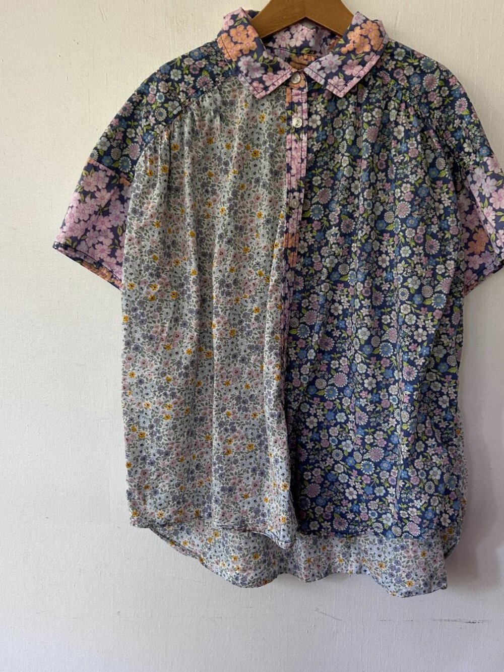 American Eagle Patchwork Hawaiian Shirt Womens Medium VTG Blue Floral Oversized‎